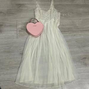 Vintage Roger lace white pleated sleep gown.